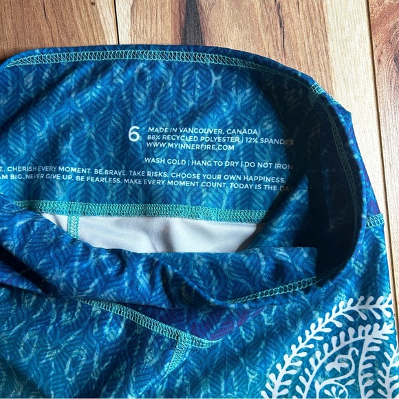 Inner Fire Yoga Capris - Picture 6 of 6